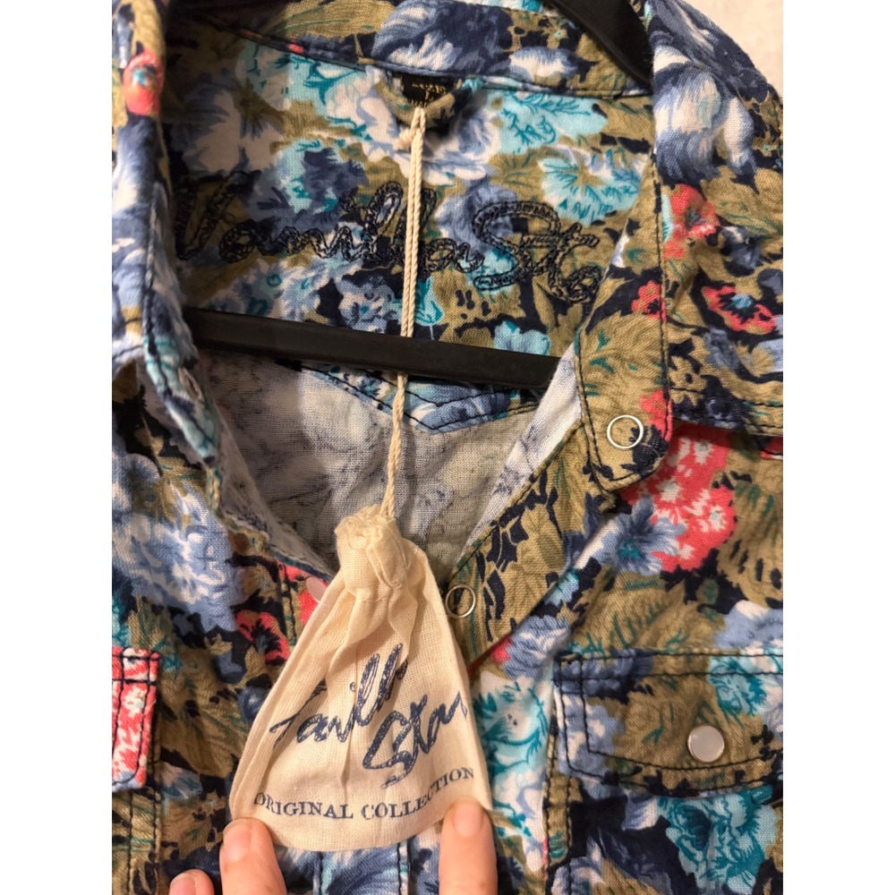 Vanilla Star Floral Western Shirt Womens Large NWT Cotton Snap Button Down Blue - Picture 3 of 8